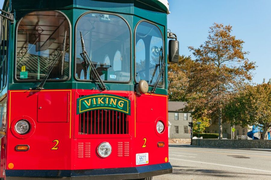 Newport: Scenic Trolley Tour - Who should book this Newport trolley ride?