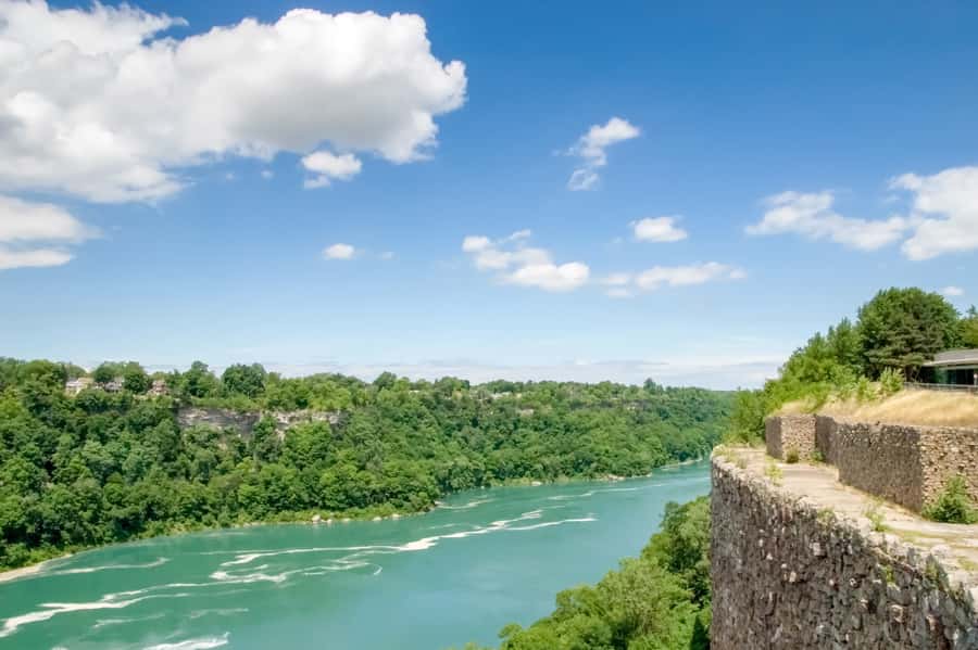 Niagara Falls: Canadian and American Deluxe Day Tour - Cave of the Winds and the Hurricane Deck