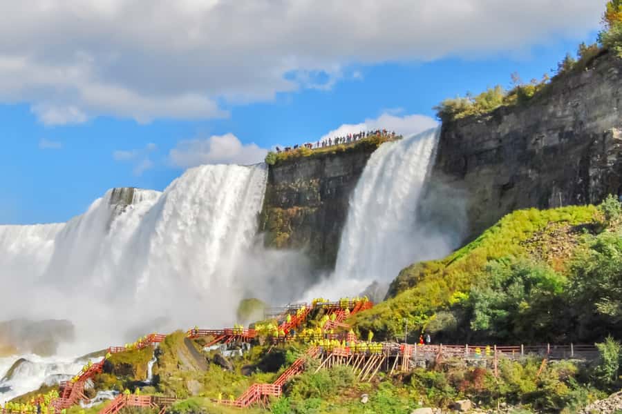 Niagara Falls: Canadian and American Deluxe Day Tour - Hotel pickup and the ride to the falls