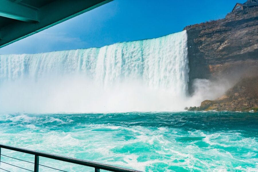 Niagara Falls, USA: American Tour & Maid of The Mist - Pickup in Niagara Falls, New York