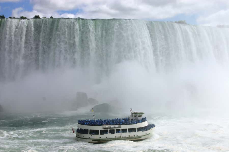 Niagara Falls, USA: Guided Tour with Maid of the Mist Cruise - Seeing all three falls from the Observation Deck