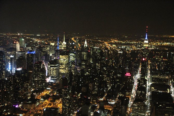NY Helicopter Tour: New York City Skyline (Heliport fees Incl) - Pilot narration and the staff experience