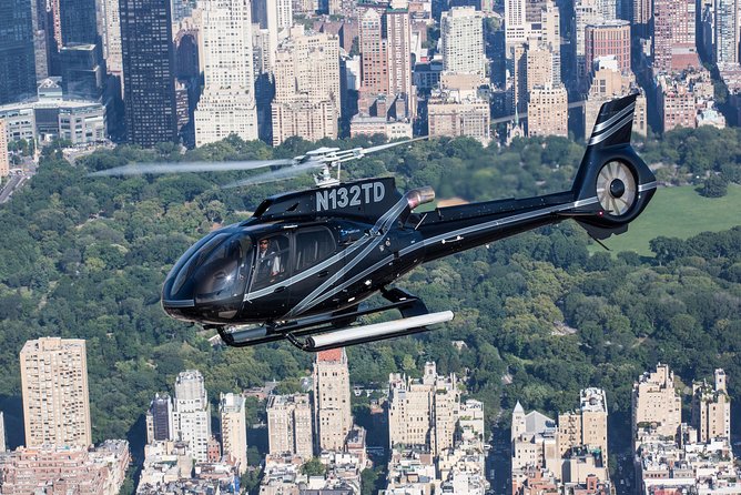 NY Helicopter Tour: Ultimate NYC Sightseeing (Heliport fees Incl) - Commentary makes a real difference