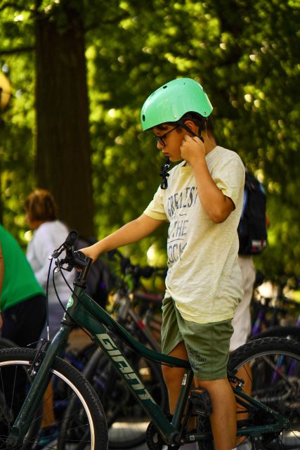 NYC: Central Park Bike Rental - Riding from the shop into Central Park