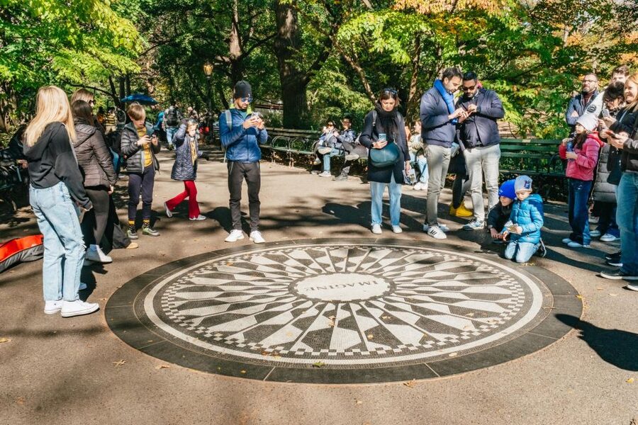 NYC: Central Park Guided Pedicab Tour - The Lake, Cherry Hill, and Bow Bridge