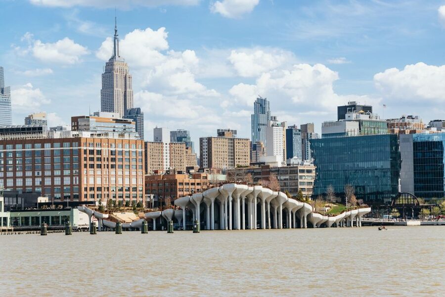 NYC: Circle Line 1.5-Hr Landmarks Skip-The-Box-Office Cruise - Manhattan Bridge, Williamsburg Bridge, and the East River