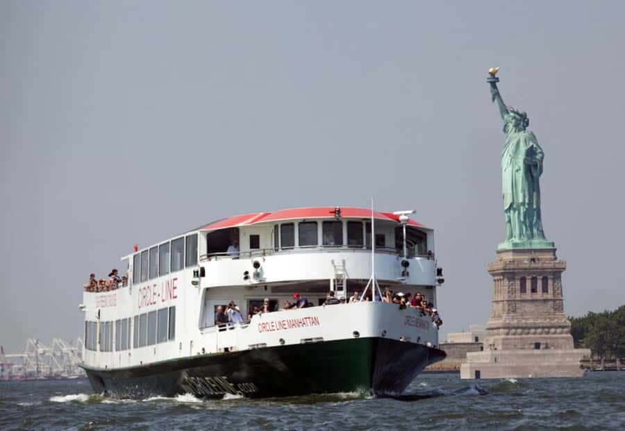 NYC: Circle Line 1-Hr Statue of Liberty Skip-The-Line Cruise - Bridges, Governors Island, And The Harbor Route