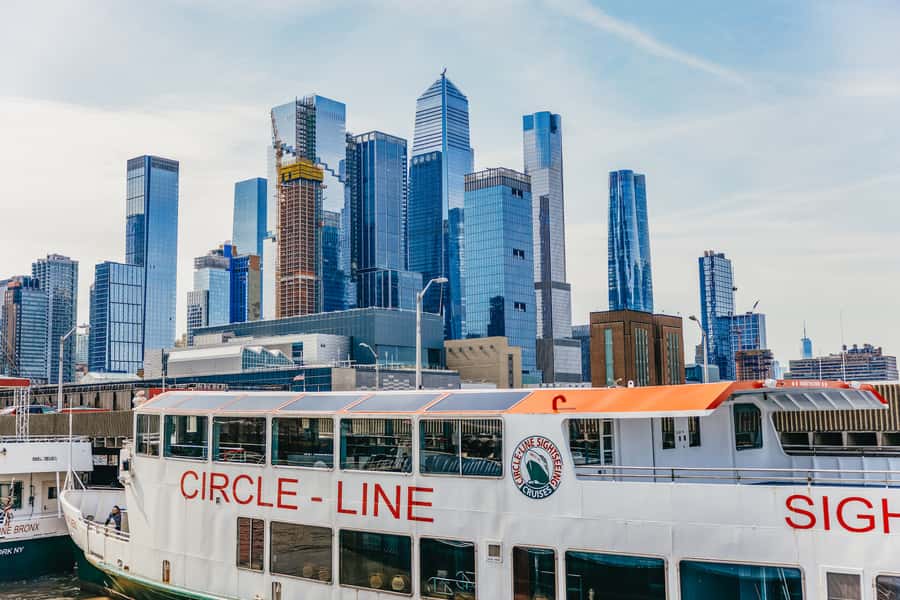 NYC: Circle Line 2.5 Hour Best of NYC Boat Cruise - Inside comfort, outdoor photos, and weather