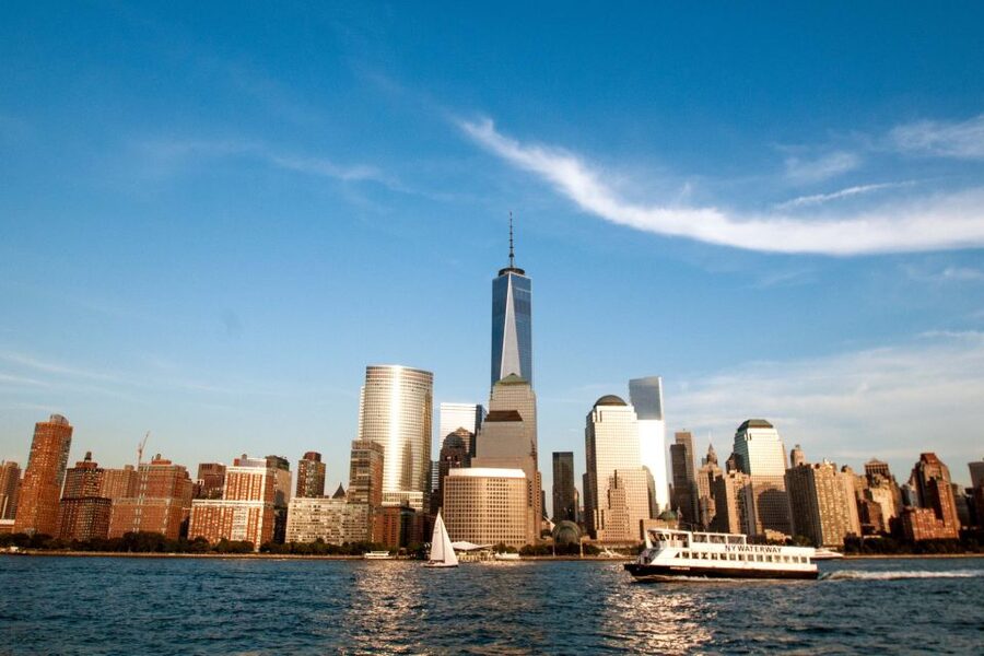 NYC: Circle Line "The Beast" Midtown/Downtown Speedboat Ride - Ellis Island and the harbor run back