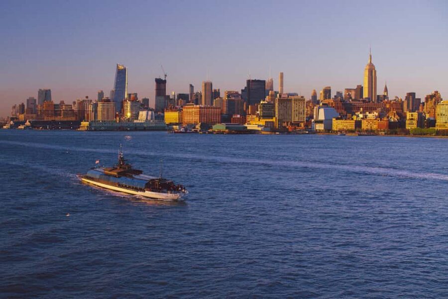 NYC: City Cruises Luxury Brunch, Lunch or Dinner Cruise - One World Trade Center and the lower Manhattan turn