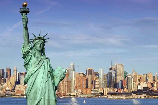 NYC City Tour: Statue of Liberty, 9/11 Memorial, Wall Street - Starting with the New York Stock Exchange and Federal Hall