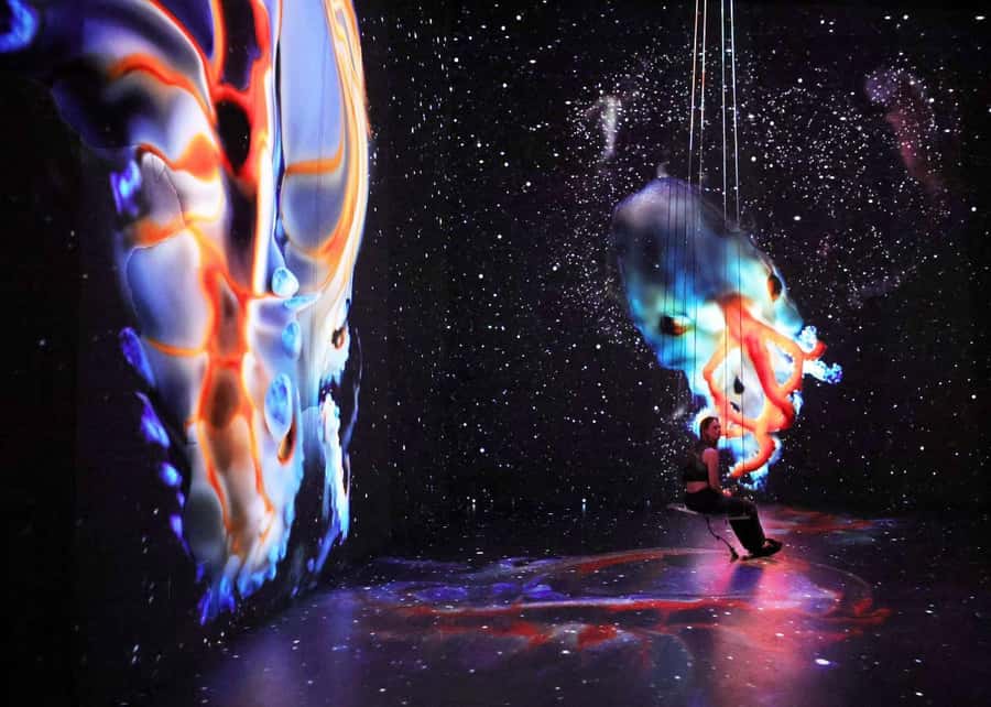 NYC: Mercer Labs Museum of Art and Technology - The 507,000-LED infinity room