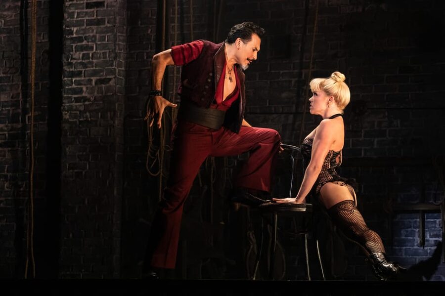 NYC: Moulin Rouge! the Musical on Broadway - Can-can acrobatics bring the Moulin Rouge to life