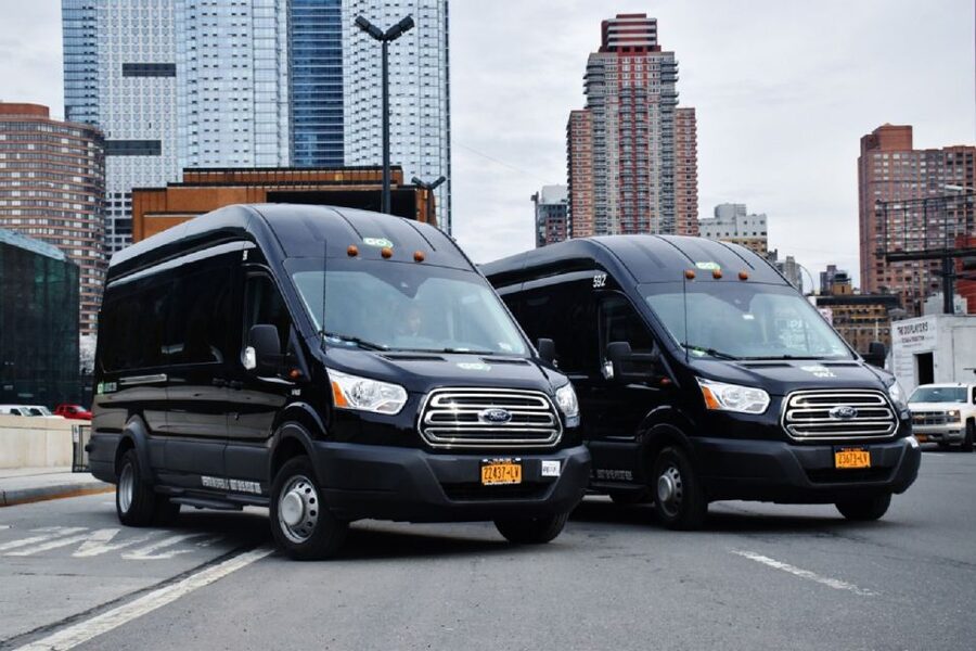 NYC: One-Way Shared Transfer to or from Newark Airport - The ride through New Jersey and into Manhattan