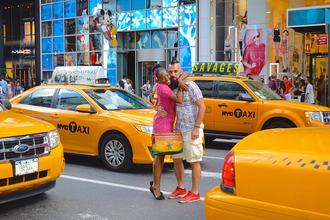 NYC Professional Photoshoot and Walking Tour with Private Guide - Upper East Side and The Plaza: New York in two different styles