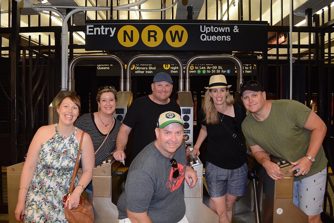 NYC Professional Photoshoot and Walking Tour with Private Guide - The 75-photo delivery and what you actually receive