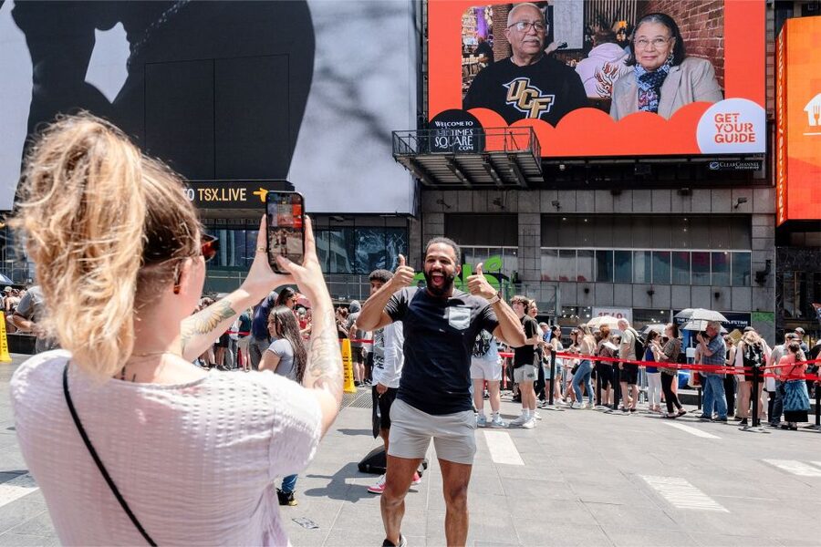 NYC: See Yourself on a Times Square Billboard for 24 Hours - Key details before you book