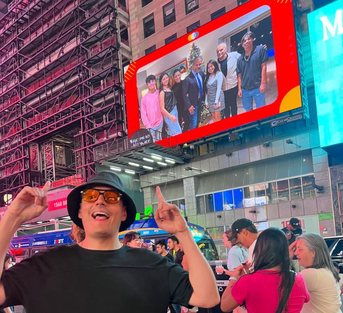 NYC: See Yourself on a Times Square Billboard for 24 Hours - Using the experience for birthdays and surprises