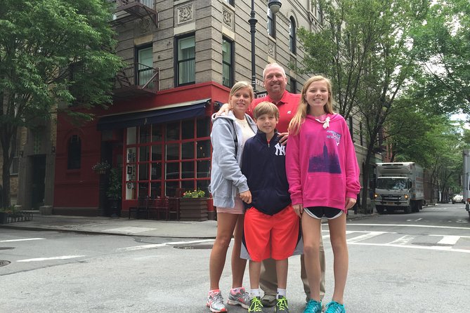 NYC TV & Movie Locations Bus Tour – Friends, Seinfeld & More - Key points to know before booking