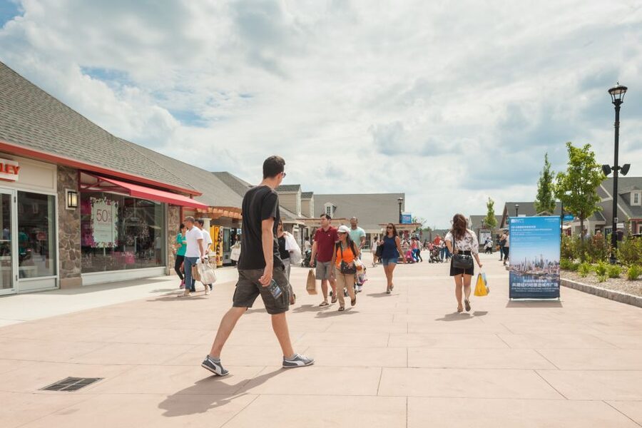 NYC: Woodbury Common Premium Outlets Shopping Trip - Key points before you book