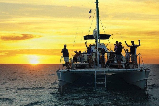 Oahu Catamaran Waikiki Sunset on 40 Foot Catamaran: Food and BYOB - Pupus, drinks, and the BYOB advantage