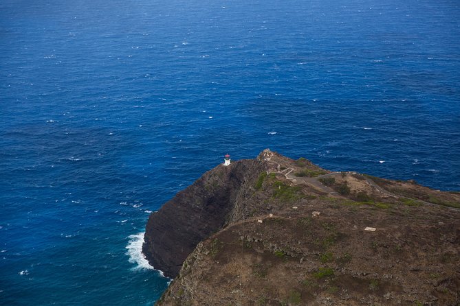 Oahu: Magnum PI Hughes 500 4-Passenger Doors-Off Helicopters - Open seating, First Class, and the middle-seat question