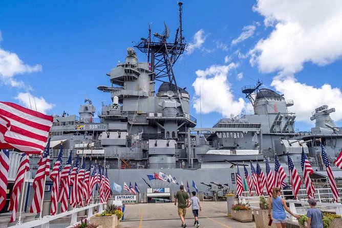Oahu: Pearl Harbor Complete Experience Passport - Punchbowl Crater and the memorial setting