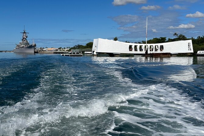 Oahu: Pearl Harbor USS Arizona Memorial Small Group Tour - King Kamehameha and Iolani Palace grounds