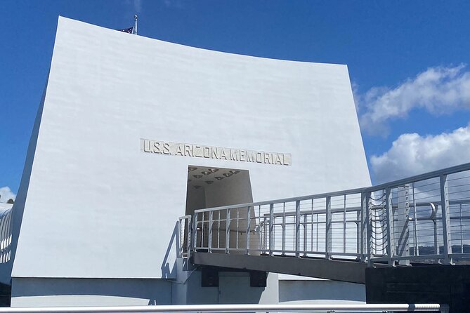 Oahu: Pearl Harbor USS Arizona Memorial Small Group Tour - The guides make the biggest difference