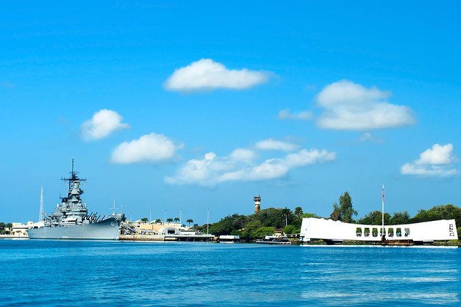 Oahu: Pearl Harbor USS Arizona Memorial - Starting the morning with Waikiki pickup