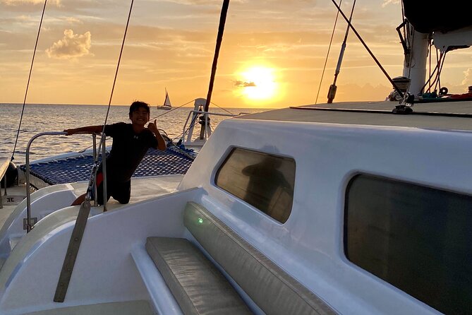 Oahu's Waikiki Coast: Moana’s Sunset Cocktail Sail - Sunset views, cocktails, and the best photo moments