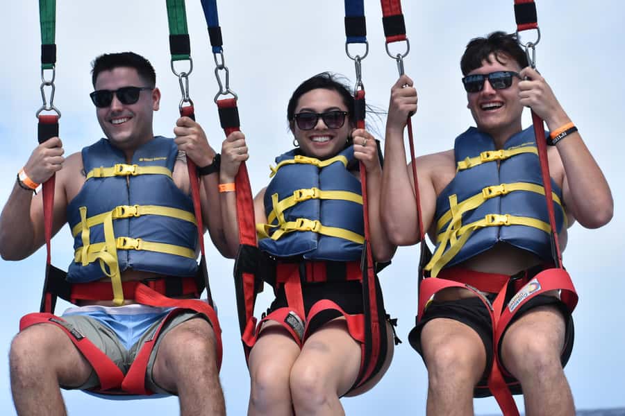 Oahu: Waikiki Parasailing - Choosing between a 600-foot and 1,000-foot flight
