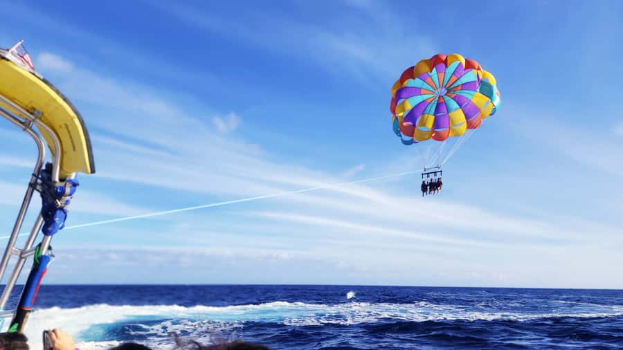 Oahu: Waikiki Parasailing - Safety and comfort for first-timers