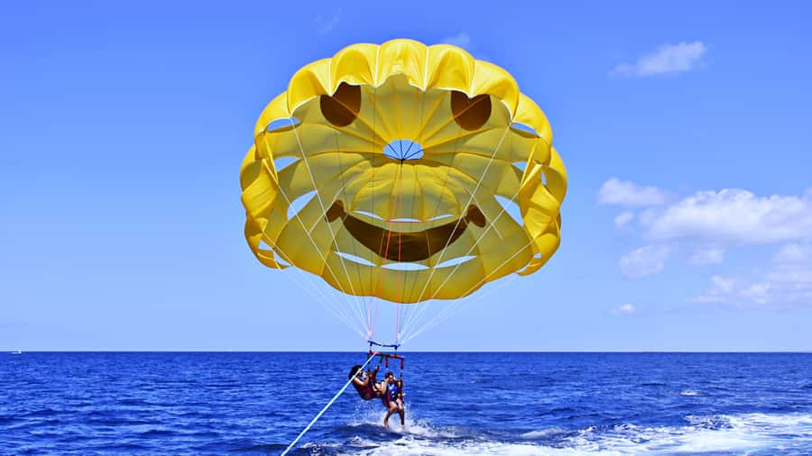 Oahu: Waikiki Parasailing - Is $75 a fair price?