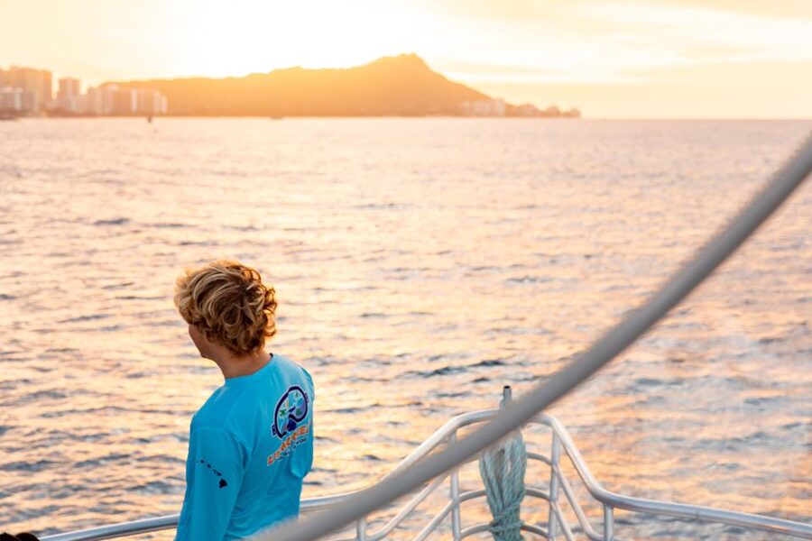 Oahu: Waikiki Turtle Canyons Cruise and Snorkel Excursion - A boat trip that adds more than transportation