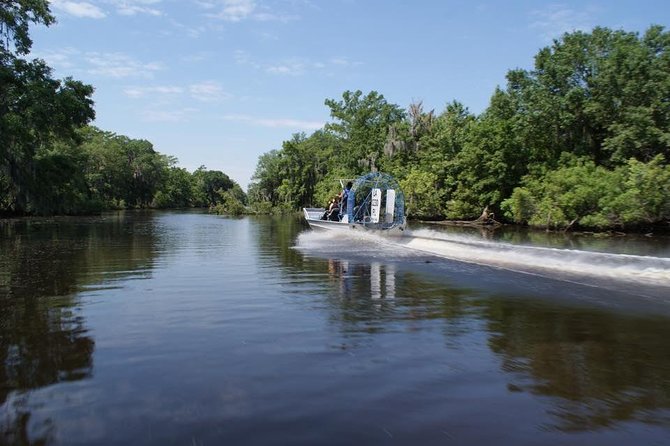 Oak Alley Plantation and Large Airboat Swamp Tour from New Orleans - Twenty-five acres of grounds, exhibits, and lunch