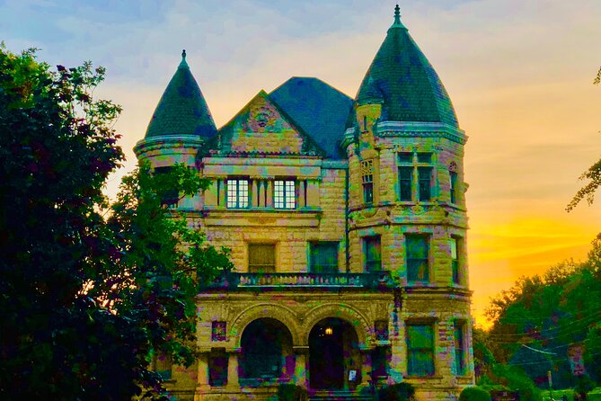 Old Louisville Ghost Tour as Recommended by The New York Times @ 4th and Ormsby - Central Park brings a quieter pause