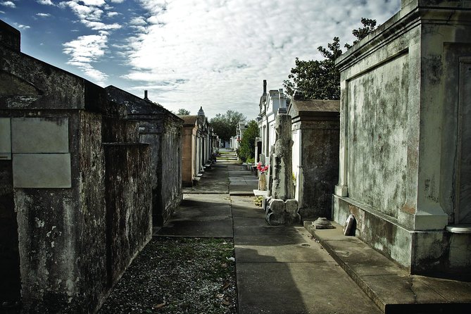 One Hour Saint Louis Cemetery Number One Walking Tour - Key points to know before booking