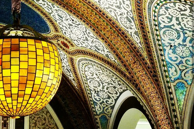 Original Chicago Architecture Interiors Tour: Dazzling Interiors - Who should book this Loop walking tour?