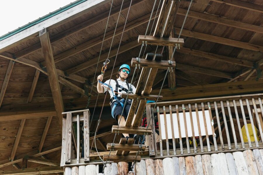 Orlando: Gatorland Skip-the-Line Ticket - Legends of the Swamp puts people inside the action