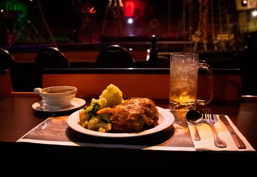 Orlando: Pirates Adventure Dinner Show with Drinks - Should you book the Pirates Adventure Dinner Show?
