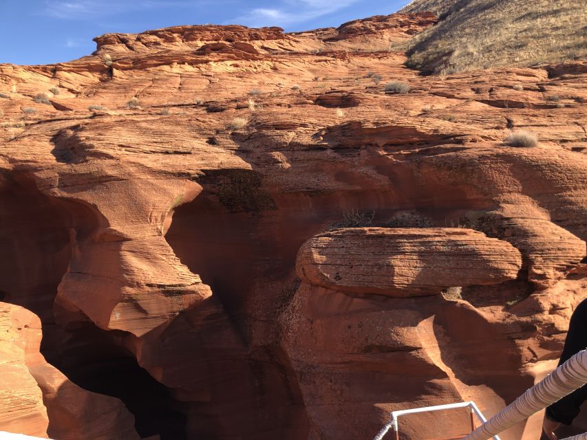 Page: Lower Antelope Canyon Tour with Trained Navajo Guide - The shifting light is the main show