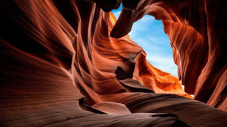 Page: Upper Antelope Canyon Prime Time Entry & Navajo Guide. - Why Upper Antelope Canyon feels so special