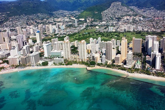 Parasailing Experience in Waikiki, HI - The boat ride and the working crew