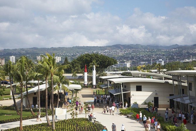 Pearl Harbor Arizona Memorial - Honolulu Tour - Submarine Access - Seeing the USS Bowfin without paying for admission
