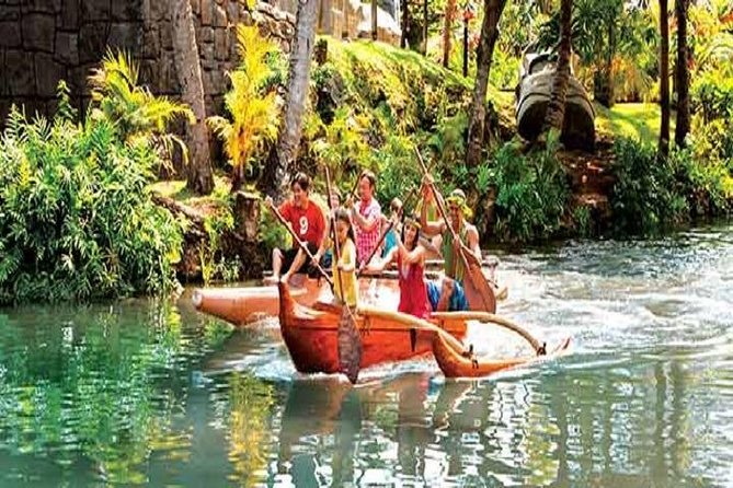 Pearl Harbor, Dole Plantation, and Polynesian Center from Waikiki - The guide can make or break the day