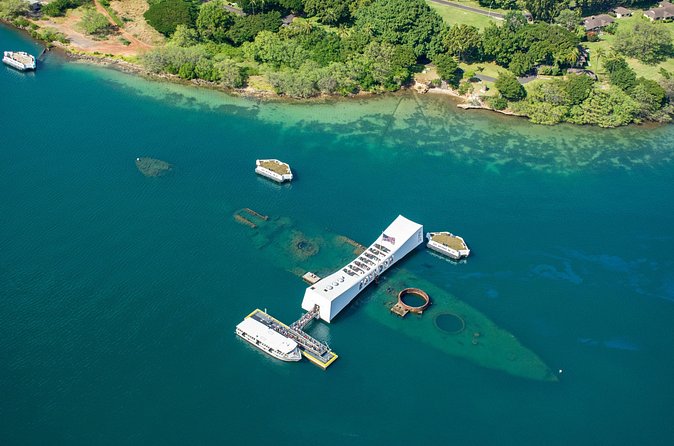 Pearl Harbor USS Arizona Memorial and Honolulu City Tour - King Kamehameha Statue and Iolani Palace