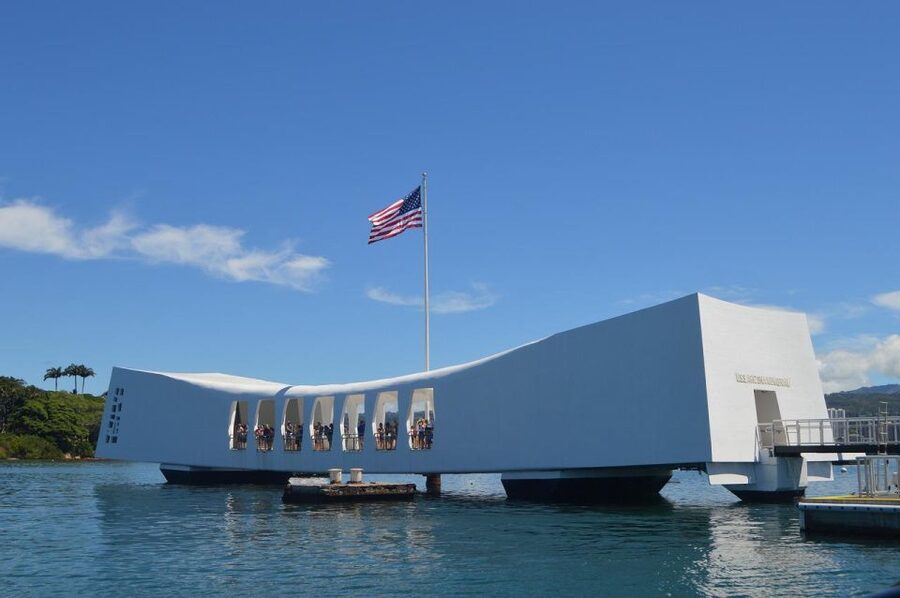 Pearl Harbor: USS Arizona Memorial & Battleship Missouri - Pearl Harbor Visitor Center and the two essential galleries