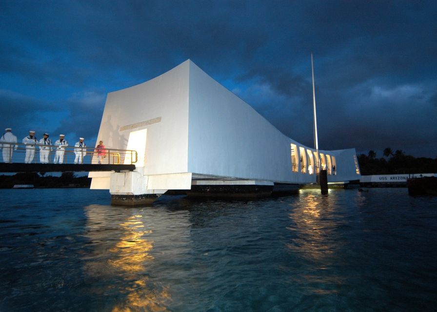 Pearl Harbor: USS Arizona Memorial & Battleship Missouri - Aboard the Battleship Missouri on Ford Island