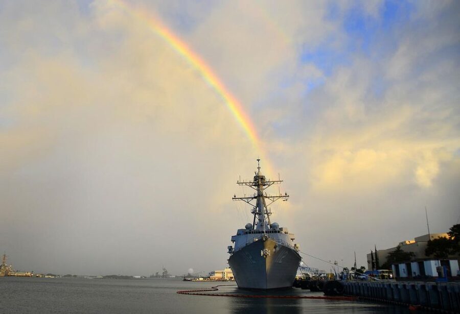 Pearl Harbor: USS Arizona Memorial & Battleship Missouri - The ride from Waikiki sets the scene